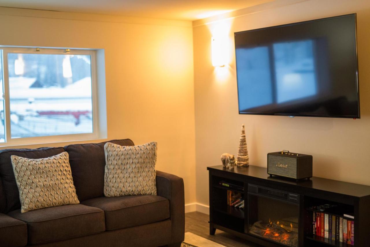 Clipperton Suite By Revelstoke Vacations エクステリア 写真
